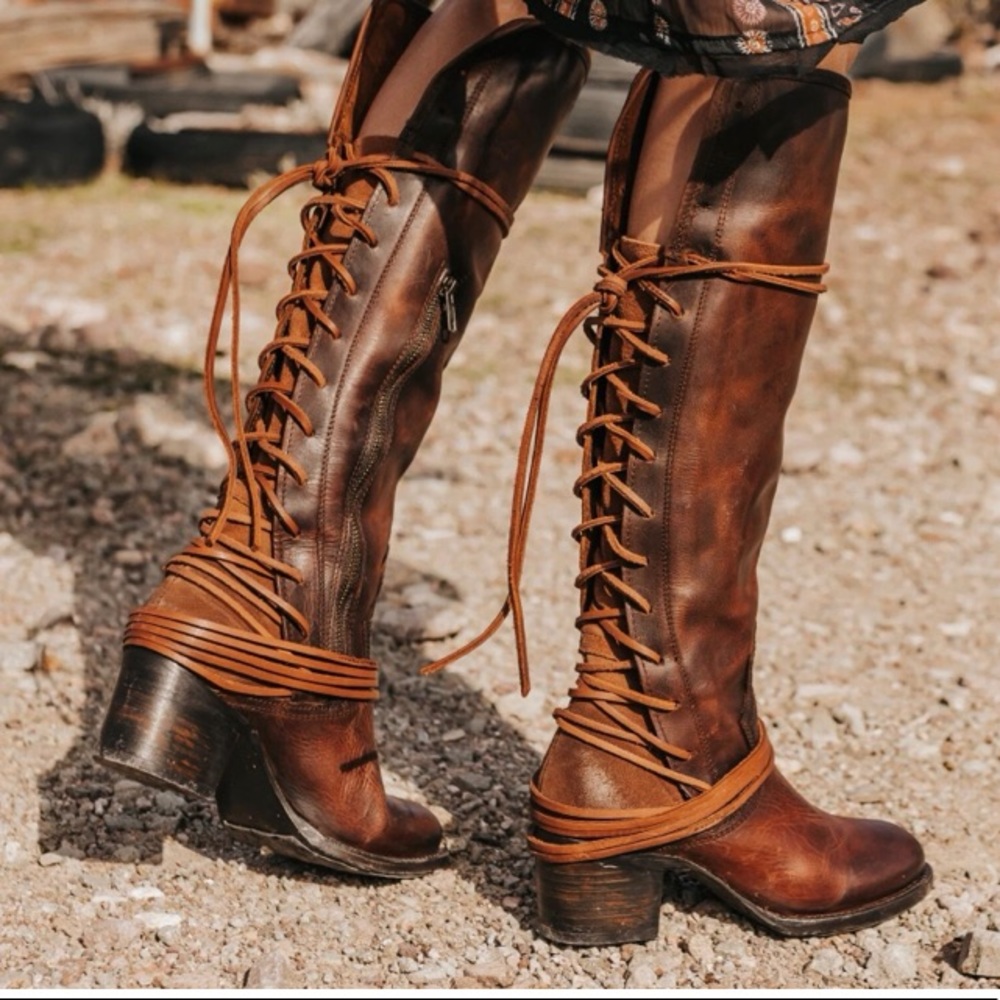 New in box Freebird by Steven Cognac Coal Boots